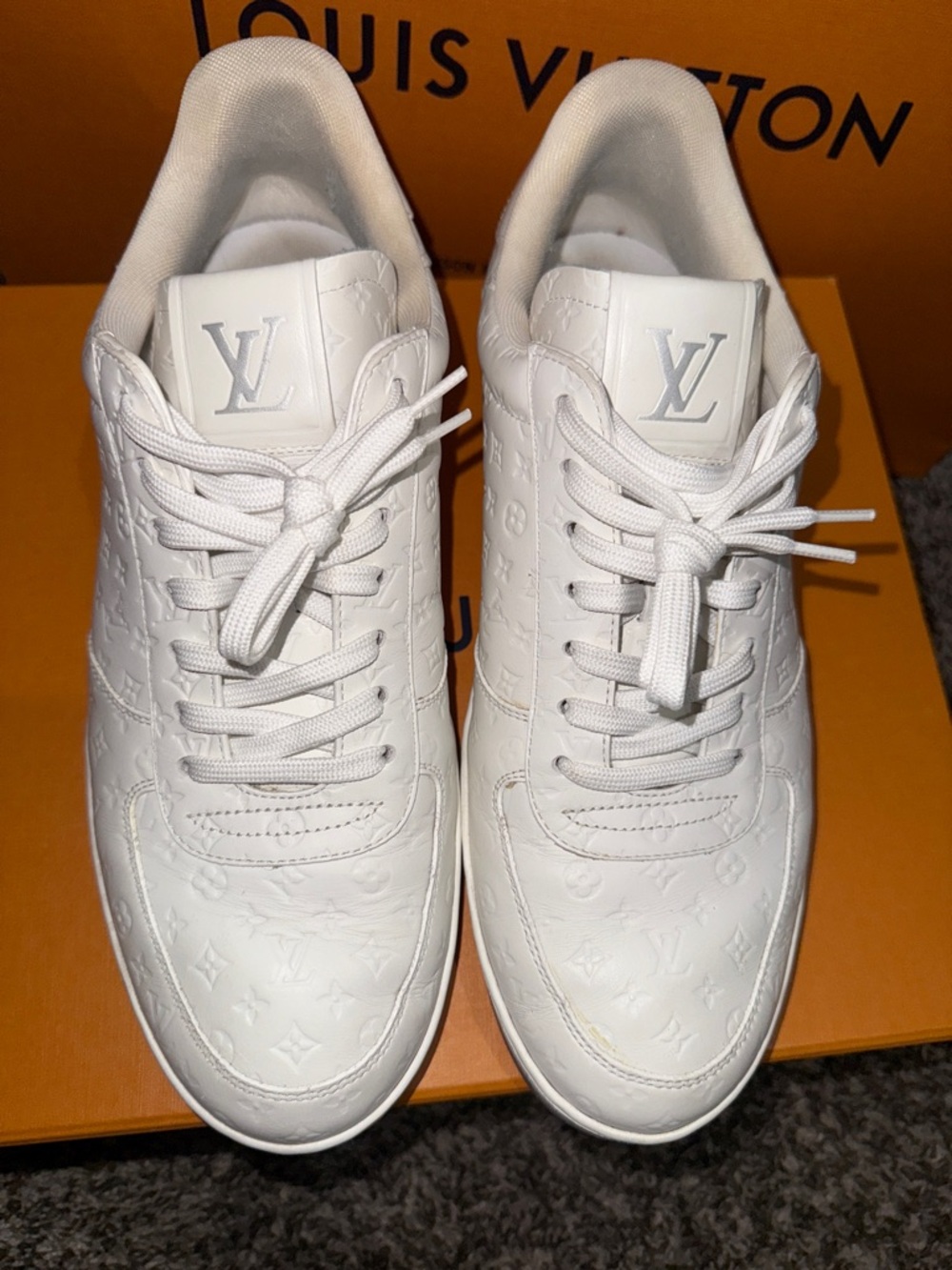 Louis Vuitton Men’s White Embossed Monogram Sneakers lv size 8 us size 9 - Picture 3 of 10
